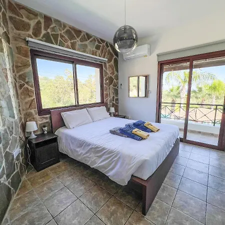 Leo's Paradise * Protaras