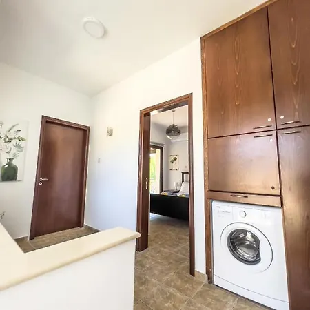 Leo's Paradise * Protaras