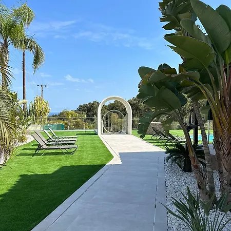 Leo's Paradise Protaras