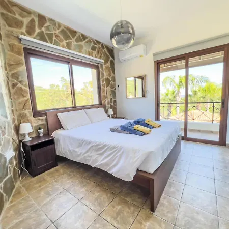 Leo's Paradise Villa *