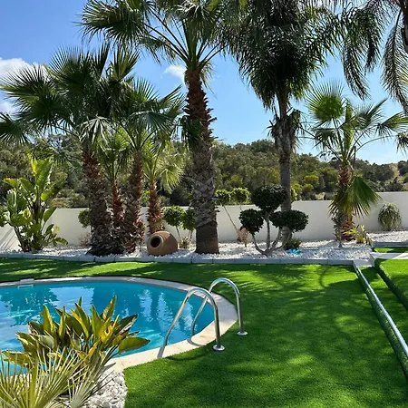 Leo's Paradise Villa *