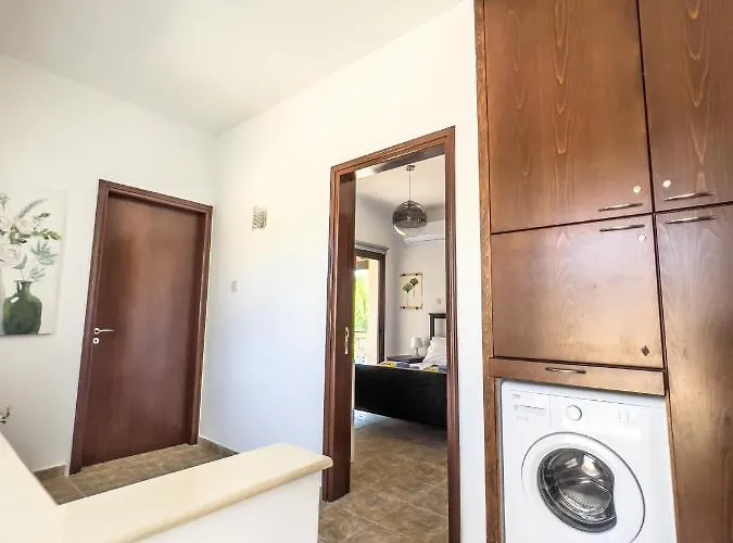 Leo's Paradise * Protaras