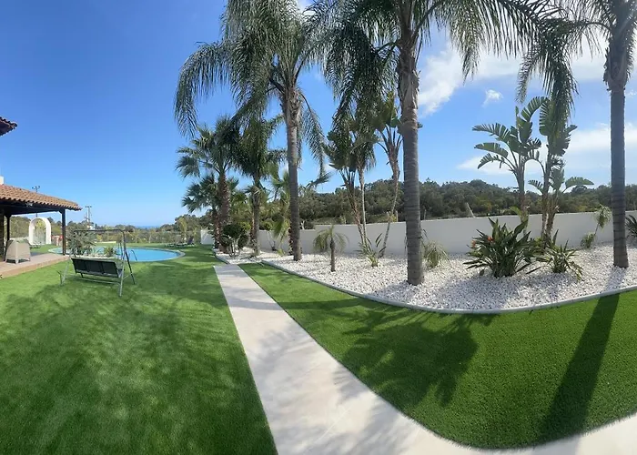 Leo's Paradise Protaras