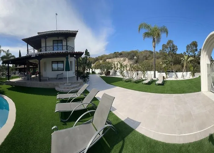 Leo's Paradise Villa