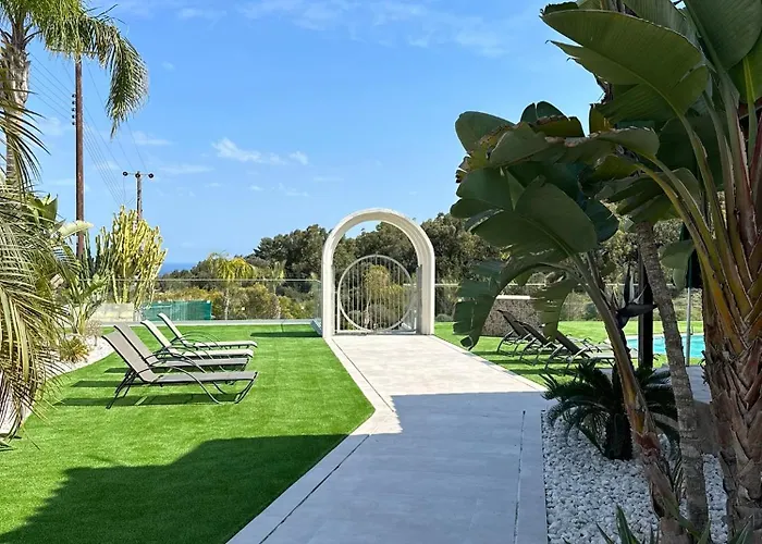 Leo's Paradise Protaras