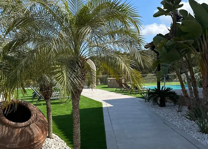 Leo's Paradise Villa